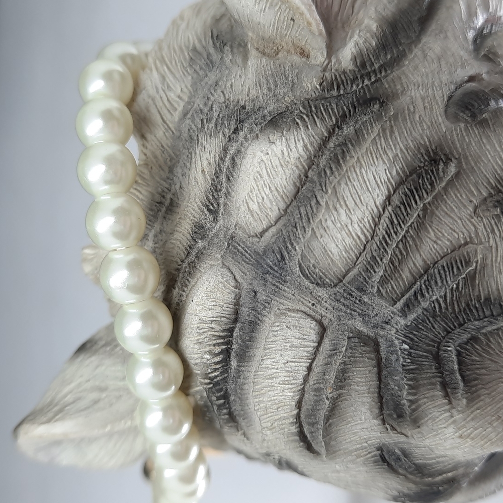 Stretch Faux Pearl LOVE Bracelet. Need to peek at least.. - Picture 5 of 6